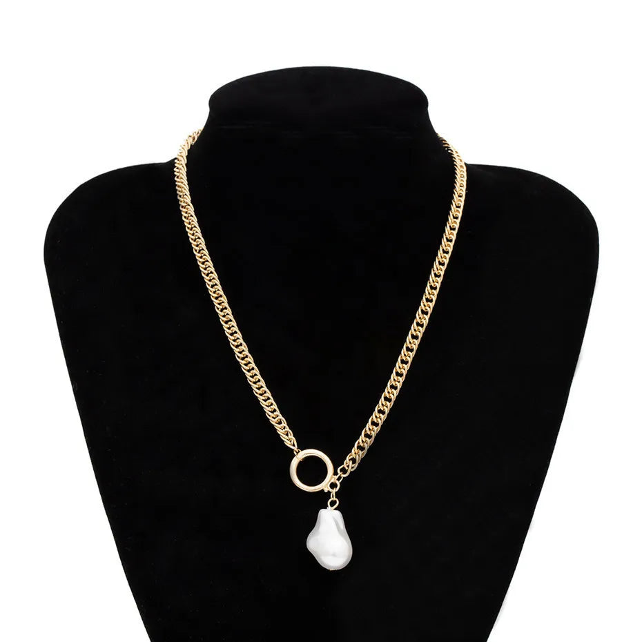 Retro Baroque Style Pearl Pendant Necklace - Geometric Elegance