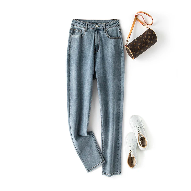 Stretchy and Loose Jeans - Premium Cotton Denim Regular Fit