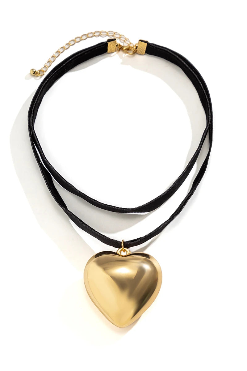Exaggerated Oversized Love Heart Pendant Choker - Eye-Catching