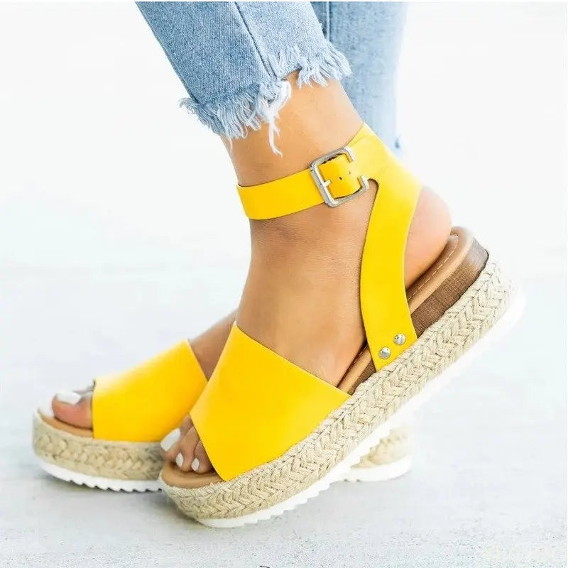 Retro Lightweight Sandals - PU Med Heel Hook & Loop
